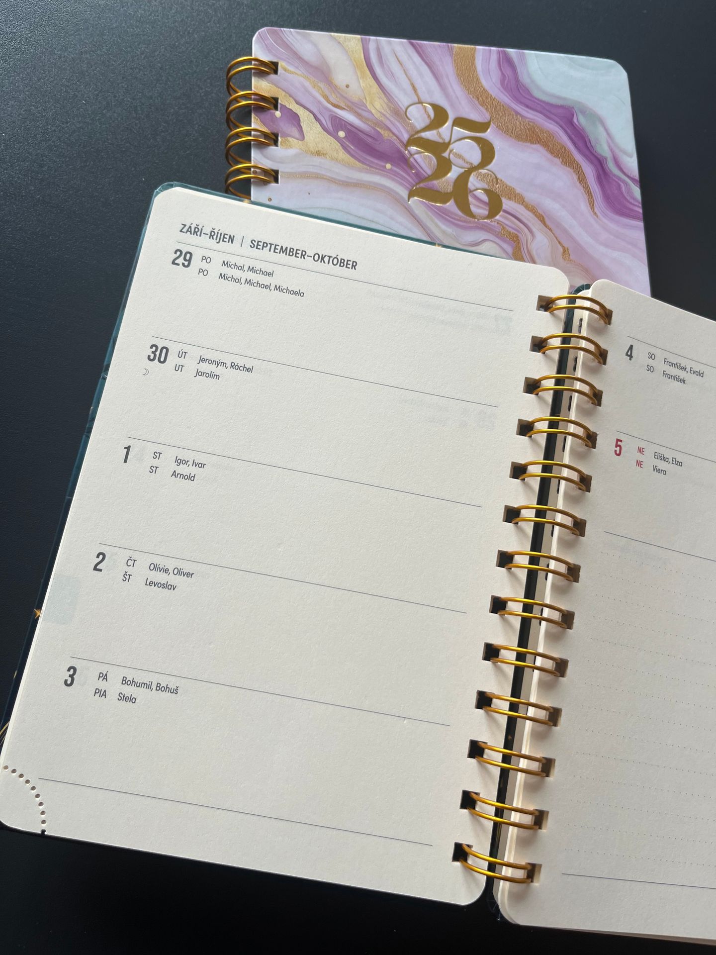 Diáře a kalendáře