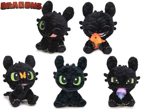 Obrázek produktu: Jak vycvičit draky - drak Bezzubka plyšový 18 cm, skladem plyšák s rybou