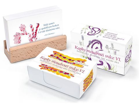 Obrázek produktu: Kapky moudrosti srdce VI. /Inspirující aforismy pro každý den  s dřevěným stojánkem