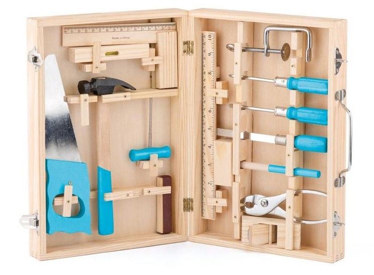 Woody kovové nářadí v dřevěném kufříku