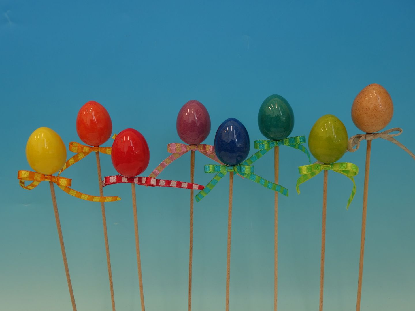 Malé vajíčko v kostičkovanou mašlí, zápich mix motivů - 1 ks