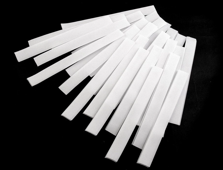 Suchý zip, BÍLÝ, háček + plyš, stříhaný, 20 cm, 1 pár