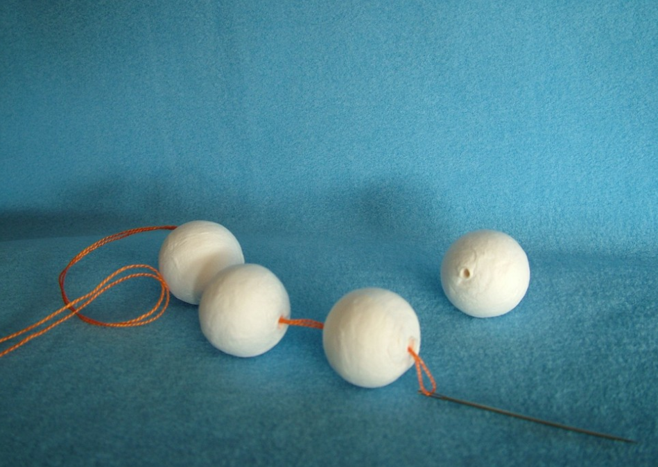 Vatová kulička provlékací, průměr 12 mm - 50 kusů